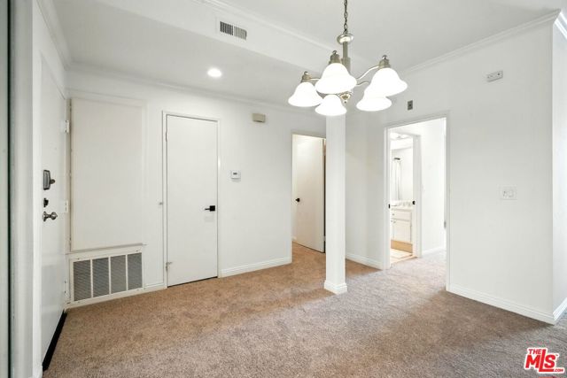 8505 Gulana Avenue, Playa del Rey CA: https://media.crmls.org/mediaz/ded88120-e57a-4071-b3cd-6a0834d02a33.jpg