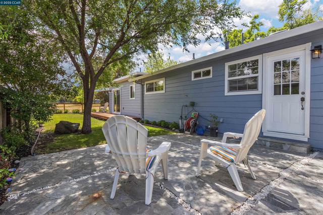 225 Babette Ct, Pleasant Hill CA: https://media.crmls.org/mediaz/ded90a97-3be1-4981-b102-e8fd5e420313.jpg