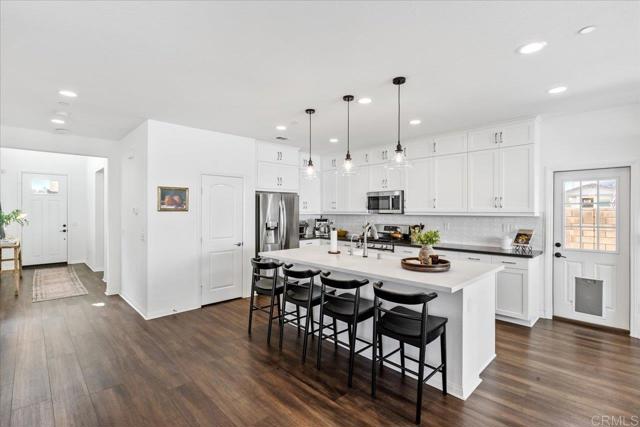 Detail Gallery Image 14 of 60 For 39665 Foxtail Dr, Temecula,  CA 92591 - 4 Beds | 3 Baths