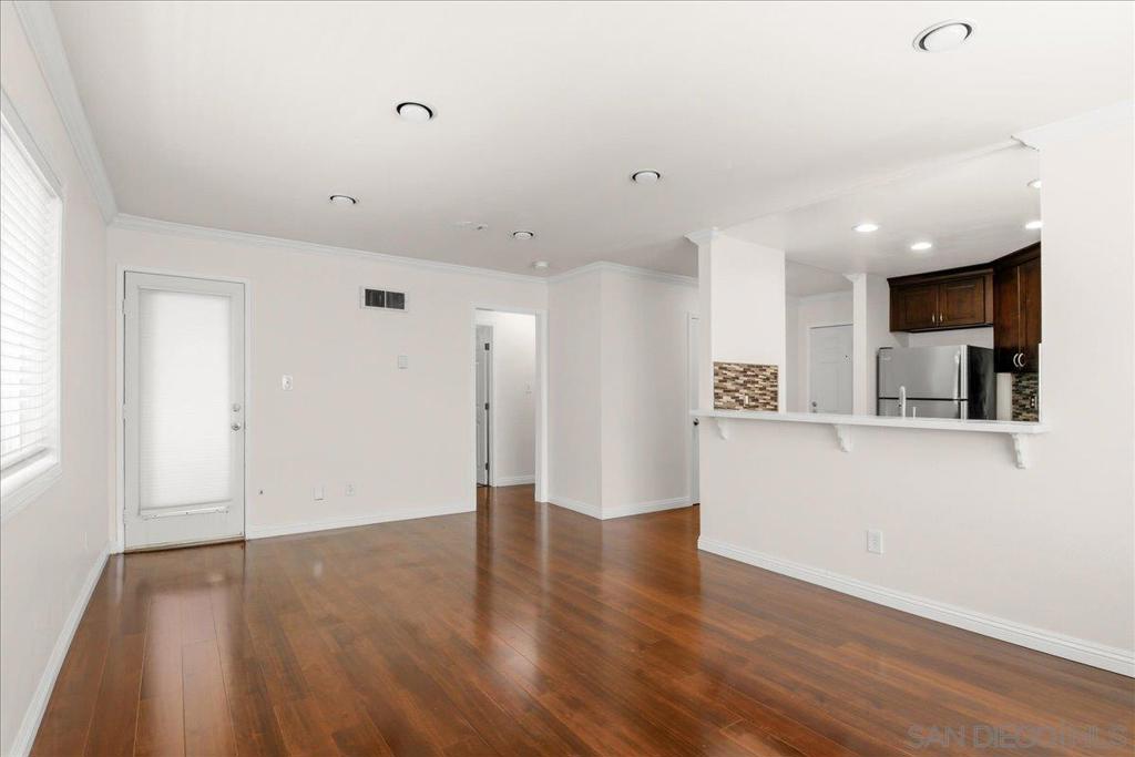 7545 Charmant Drive - photo 5