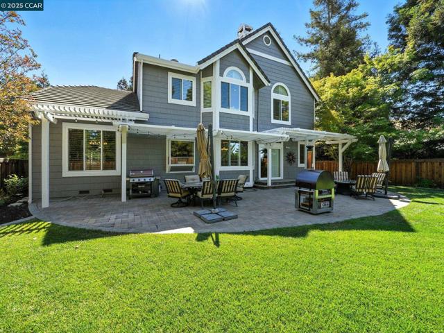 3052 Miwok Way, Clayton CA: https://media.crmls.org/mediaz/ded98572-8c9d-4e70-8b8e-2d06928b01dd.jpg