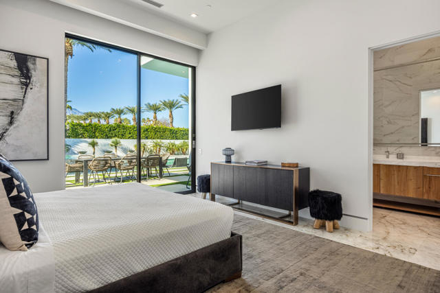 1 Bravo Court, Rancho Mirage CA: https://media.crmls.org/mediaz/ded98713-461d-4f5f-b670-2c96dbf13a40.jpg