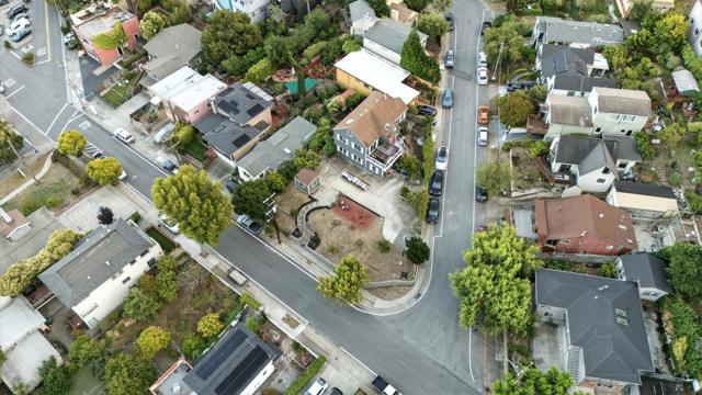 35 Mono Street, Brisbane CA: https://media.crmls.org/mediaz/ded9906d-3dcb-4037-8c9d-6481d4e263a4.jpg