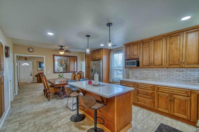 1117 Garner Avenue, Salinas CA: https://media.crmls.org/mediaz/ded9bb73-21e6-4715-ac7b-e5635e4d2e24.jpg