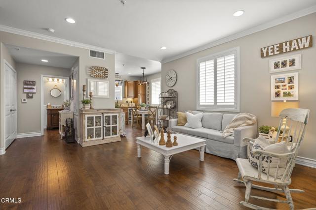 1524 Windshore Way, Oxnard CA: https://media.crmls.org/mediaz/deda3cc9-6e95-443e-9c67-3b0639f9d981.jpg