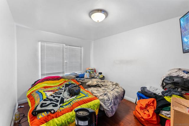4358 64 36th St, San Diego CA: https://media.crmls.org/mediaz/dedad464-2c66-4d6a-bce0-49c7be4298c2.jpg