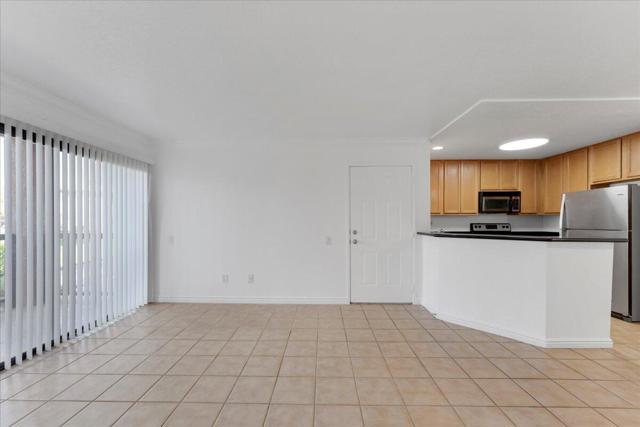 Image 9 of 26 For 78650 Avenue 42  719