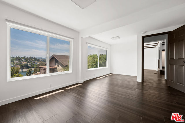 1915 Apex Avenue, Los Angeles CA: https://media.crmls.org/mediaz/dedbbbe4-60db-448c-b366-77f6ceff9787.jpg