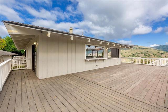 16280 Oak Canyon Drive, Morgan Hill CA: https://media.crmls.org/mediaz/dedbdd6a-11b0-46d3-9e00-d82cf85a1ce7.jpg