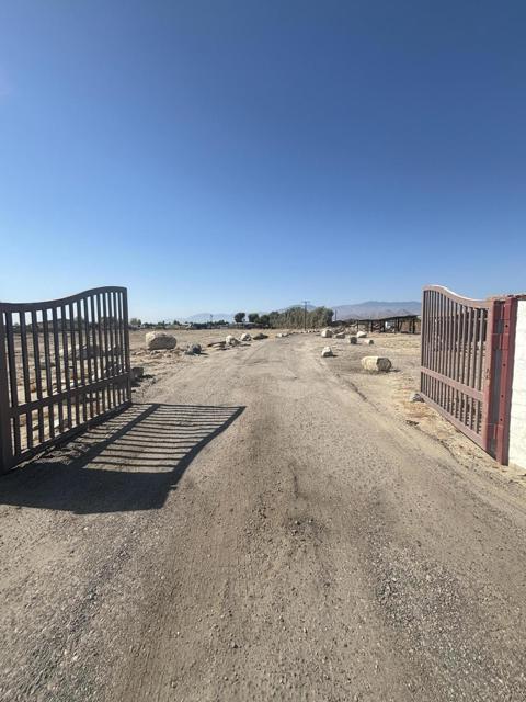 79505 Avenue 38, Indio CA: https://media.crmls.org/mediaz/dedc0e14-eee6-4ef6-b24c-56a15f6c27d2.jpg