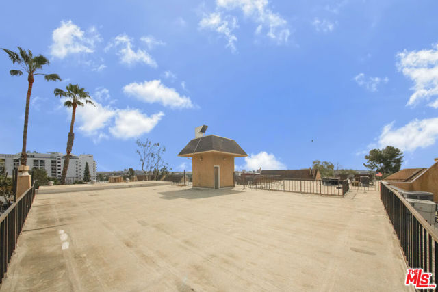 1010 Hammond Street, West Hollywood CA: https://media.crmls.org/mediaz/dedc4539-250b-4c93-a286-72c3ed1e3ffe.jpg