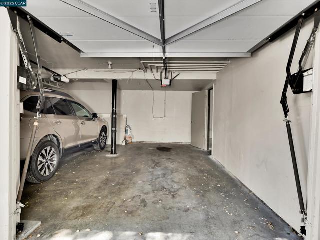 2033 Sierra Rd, Concord CA: https://media.crmls.org/mediaz/dede2a8f-3e6b-41a7-adac-7b4c57a0d3e2.jpg