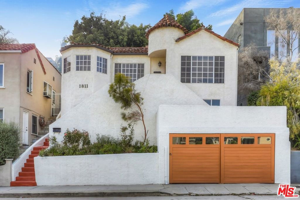 1811 W Silver Lake Drive