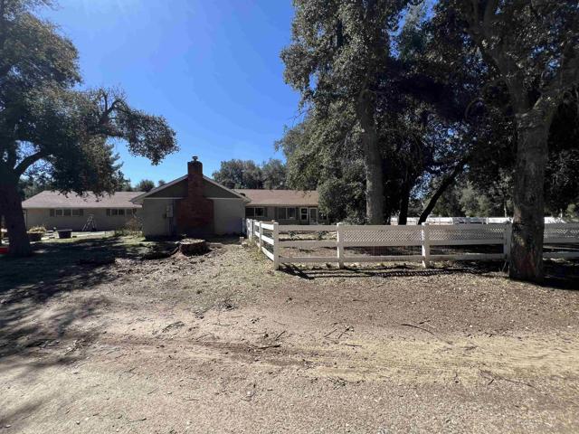 30247 Chihuahua Valley Road, Warner Springs CA: https://media.crmls.org/mediaz/dede357e-df89-48c8-97d0-4f88c2c2cb4f.jpg