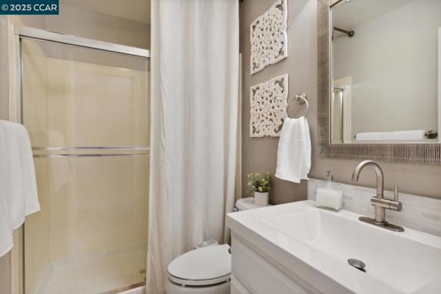 96 Heritage Way, Brentwood CA: https://media.crmls.org/mediaz/dedf3c78-b271-4384-8fef-afeca5f239dc.jpg