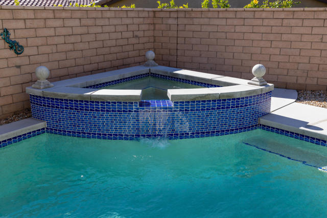 Image 51 of 86 For 43595 Vacanza Court