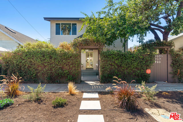 705 6th Avenue, Venice CA: https://media.crmls.org/mediaz/dedf921d-1d7c-43a7-8f38-50b7d6a19f30.jpg