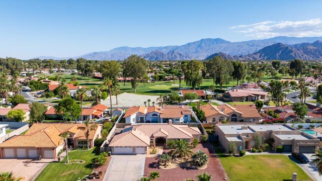 78901 Runaway Bay Drive, Bermuda Dunes CA: https://media.crmls.org/mediaz/dee1cc97-2309-4f46-a799-88b1284e6a18.jpg