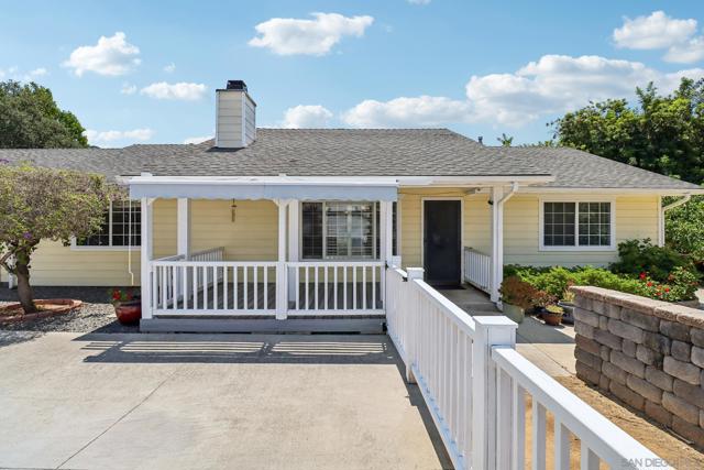 4464 Maple Ave, La Mesa CA: https://media.crmls.org/mediaz/dee258ca-34f0-4dfb-9a9c-1931d9701f77.jpg
