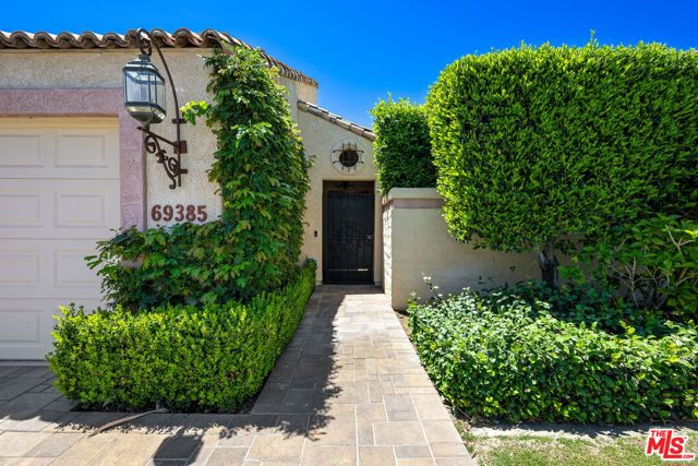 69385 Avenida De Las Montanas, Cathedral City CA: https://media.crmls.org/mediaz/dee2ac7e-958c-4697-a019-74d58a4dac90.jpg