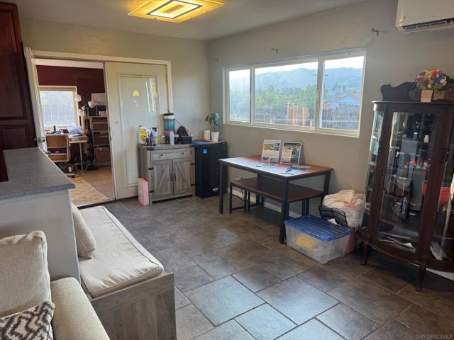 12710 Montauk St, Poway CA: https://media.crmls.org/mediaz/dee30117-6b48-4811-a3ea-5b69dfa38715.jpg