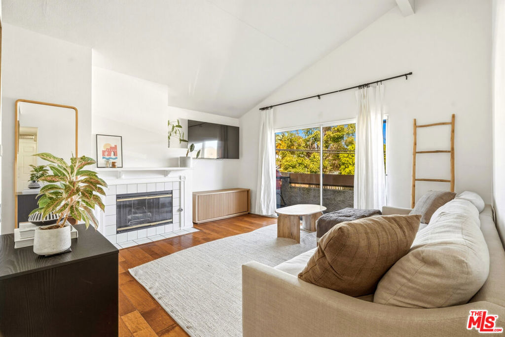 3605 E Anaheim Street #205