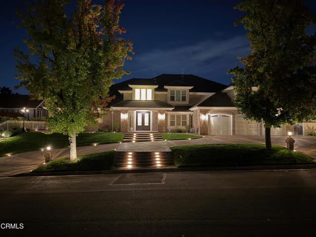 848 Greenridge Drive, La Canada Flintridge CA: https://media.crmls.org/mediaz/dee35ab5-98ed-40e1-b245-139f861d41ec.jpg