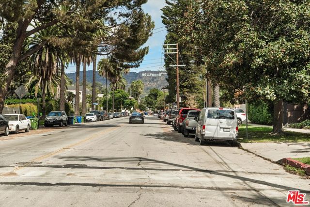 2222 N Beachwood Drive, Los Angeles CA: https://media.crmls.org/mediaz/dee41d39-c259-47e1-9a53-4e1909ea0e72.jpg