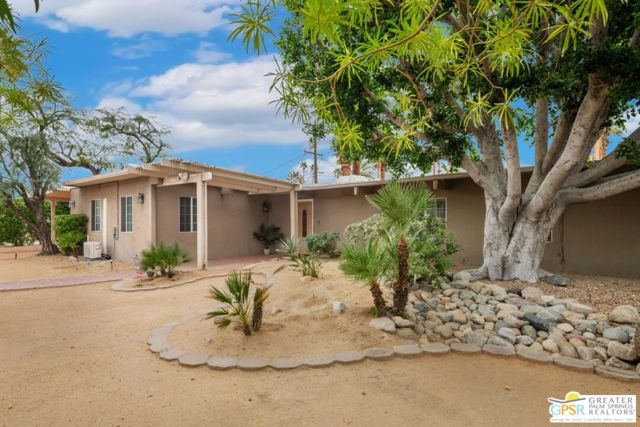 648 S Roxbury Drive, Palm Springs CA: https://media.crmls.org/mediaz/dee4e0c4-6f92-44a0-9046-47951b345487.jpg
