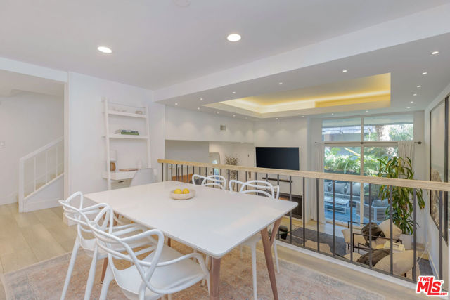 4734 La Villa Marina, Marina del Rey CA: https://media.crmls.org/mediaz/dee4f88f-ff5d-4db6-ad41-b8e887ecd3e6.jpg