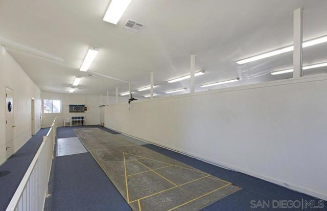 3909 Reche Rd, Fallbrook CA: https://media.crmls.org/mediaz/dee50987-74fe-4bbd-b241-882f2439016b.jpg