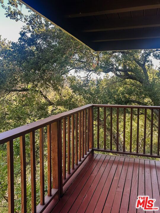 2344 Sunset Heights Drive, Los Angeles CA: https://media.crmls.org/mediaz/dee57b5b-3523-4f26-8bca-0580c1e93581.jpg