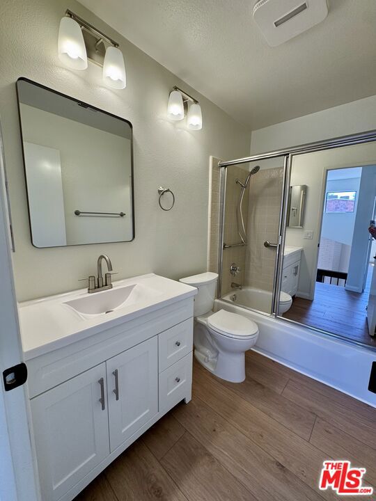 7756 Sailboat Circle, Huntington Beach CA: https://media.crmls.org/mediaz/dee636d6-8c2e-4c11-86d3-9982326ad6a8.jpg