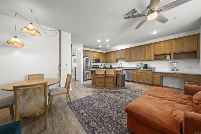 Detail Gallery Image 15 of 32 For 231 Vermont Ct, El Cajon,  CA 92020 - 3 Beds | 2 Baths