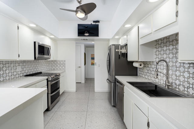 519 Desert Lakes Drive, Palm Springs CA: https://media.crmls.org/mediaz/dee67d02-2422-402b-8a7b-ac7d376b8a47.jpg