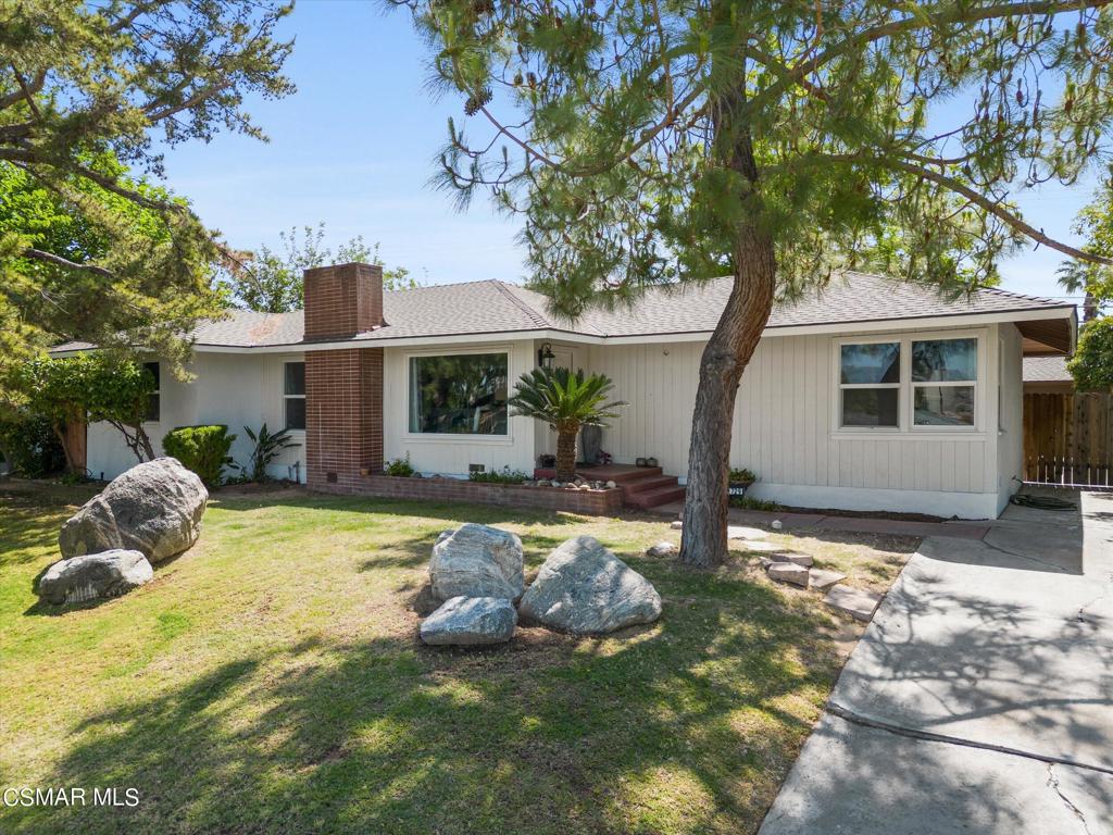 1729 Country Club Drive, Bakersfield, CA 93306