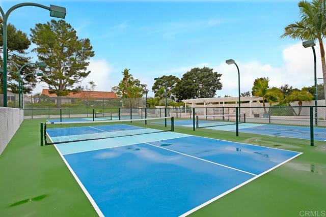 4964 Poseidon Way, Oceanside CA: https://media.crmls.org/mediaz/dee6c954-9176-44fd-b0fd-959a65b228a6.jpg