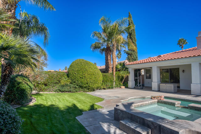 40747 Palm Court, Palm Desert CA: https://media.crmls.org/mediaz/dee72be4-9ee5-4b1a-b7c4-26a2673527f6.jpg