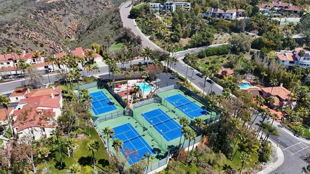 3116 Vista Bonita, Carlsbad CA: https://media.crmls.org/mediaz/dee78d49-f9b3-4866-96d2-c42f48945f6a.jpg