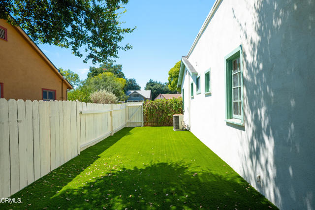 Detail Gallery Image 25 of 27 For 1726 Los Robles Ave, Pasadena,  CA 91104 - 3 Beds | 2 Baths