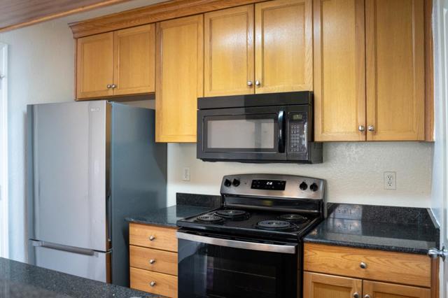 1819 S Cherokee Lane, Lodi CA: https://media.crmls.org/mediaz/dee85e49-8586-4acb-9dbd-3ebe500f44cd.jpg