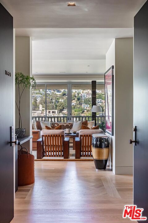 9255 Doheny Road, 1901 photo 2