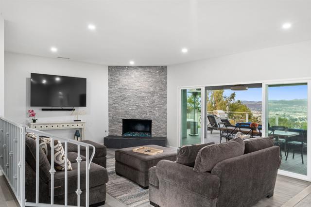 Detail Gallery Image 14 of 40 For 361 Murray Dr, El Cajon,  CA 92020 - 3 Beds | 3/1 Baths