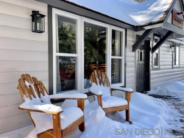 41489 Comstock Ln, Big Bear CA: https://media.crmls.org/mediaz/dee93c33-a3b4-40bc-b776-b3da1d09d5df.jpg