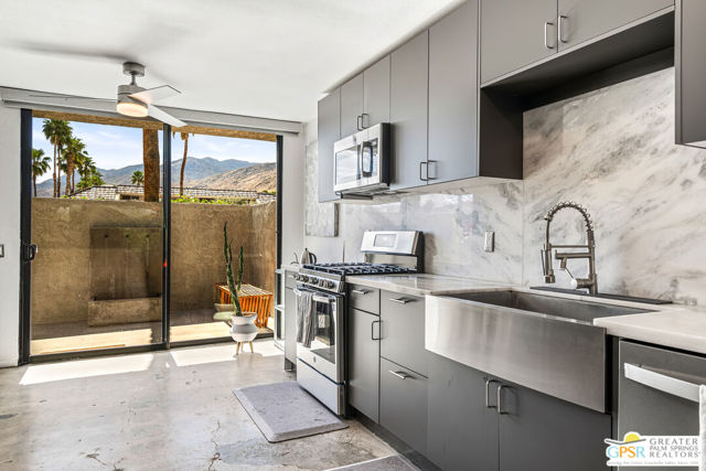 120 E Perlita Circle, Palm Springs, CA 92264