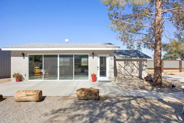 69450 Amboy Road, 29 Palms CA: https://media.crmls.org/mediaz/dee96d90-ae83-4a2a-a08d-707931442194.jpg