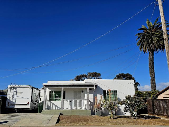 425 E 16Th St, National City CA: https://media.crmls.org/mediaz/dee9a3bc-42ea-41a0-8da7-1f210fb58d5f.jpg