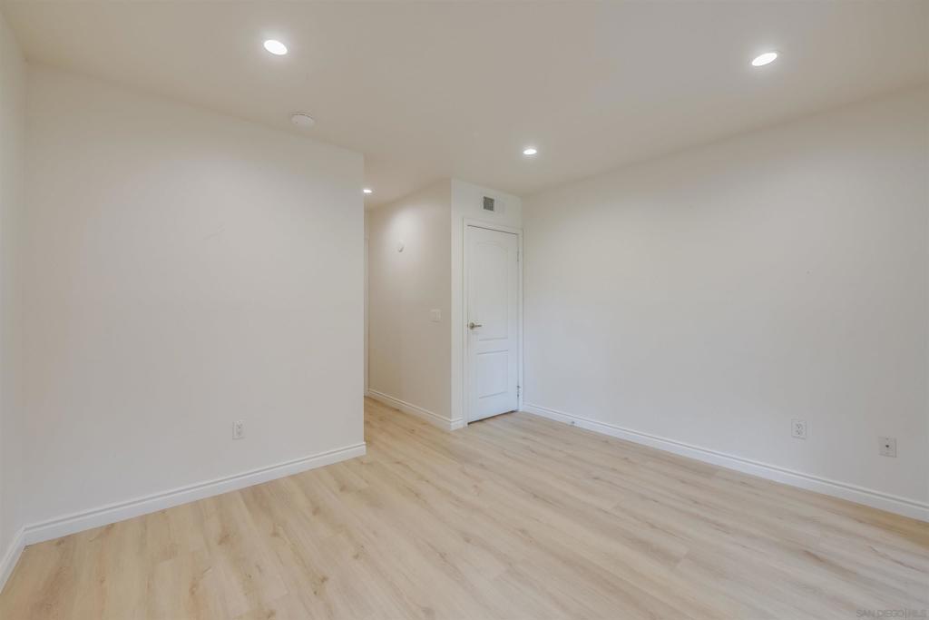 12051 Alta Carmel Ct - photo 6