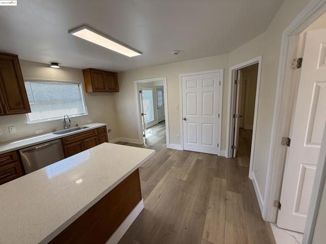 257 Smalley Ave, Hayward CA: https://media.crmls.org/mediaz/deea910e-4f86-4ffc-ada7-a54562eff2b3.jpg