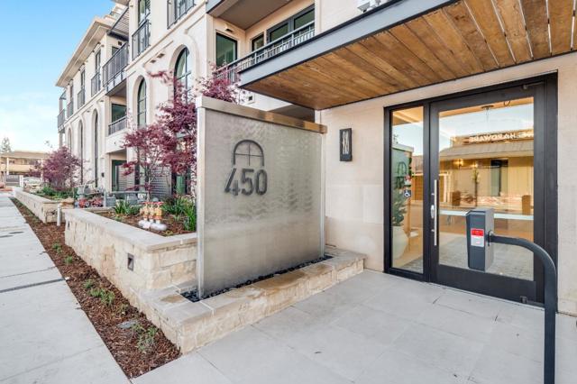 450 1st Street, Los Altos CA: https://media.crmls.org/mediaz/deead545-c39f-4286-a7b8-674b4bb76984.jpg